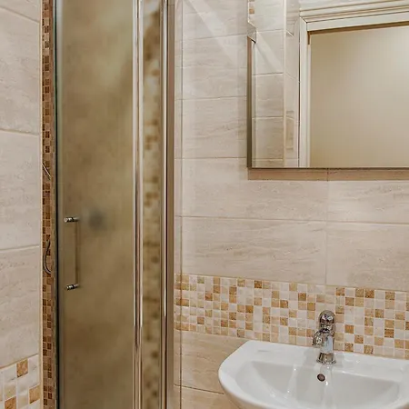 Pensión Armonia All'opera