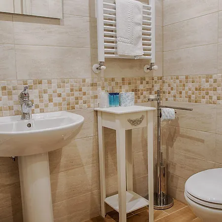 Pensión Armonia All'opera